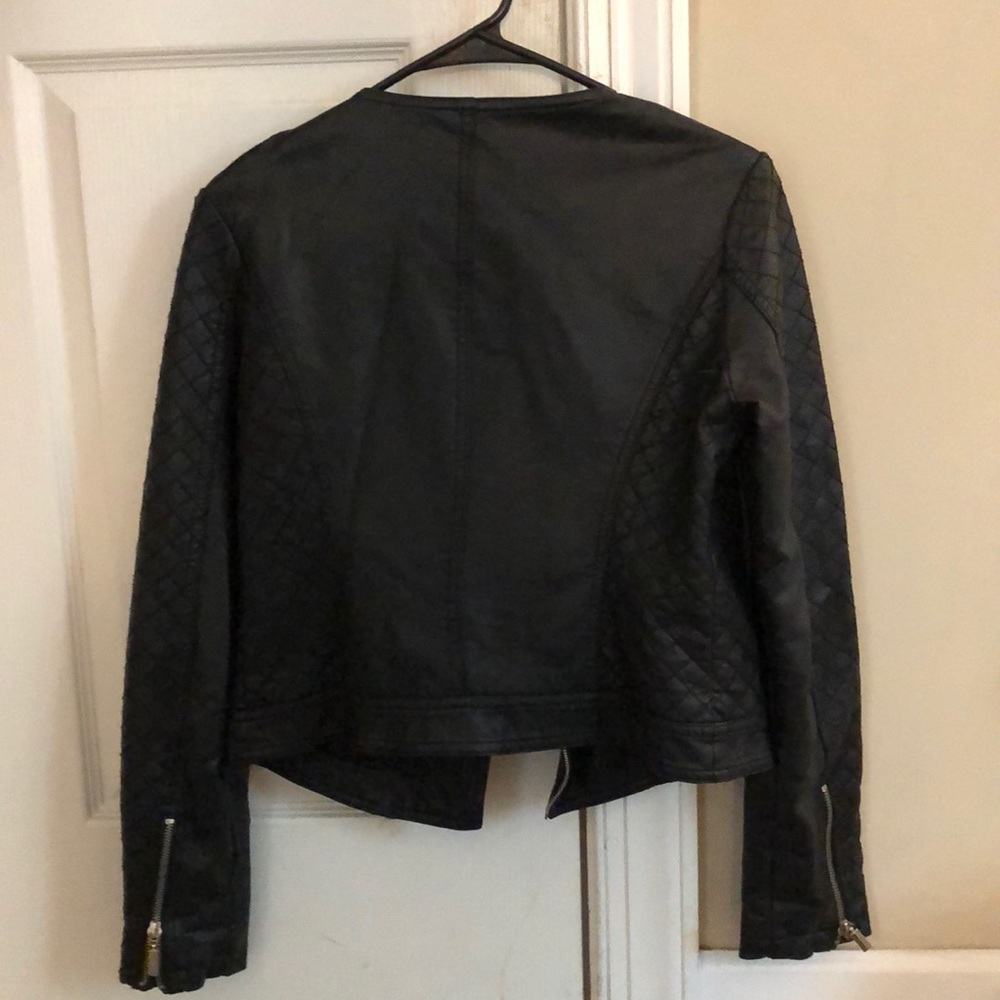 Leather jacket ! - Picture 2 of 2